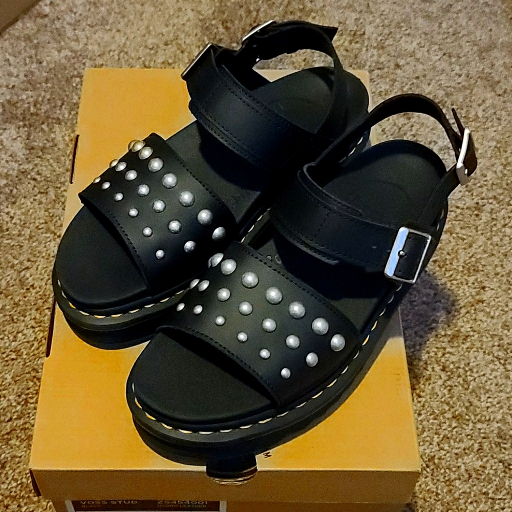 DR MARTEN'S Voss Stud Sandal